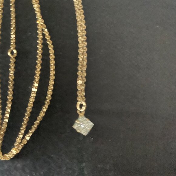 Lot of Gold Tone Necklaces & Charms - Picture 3 of 4